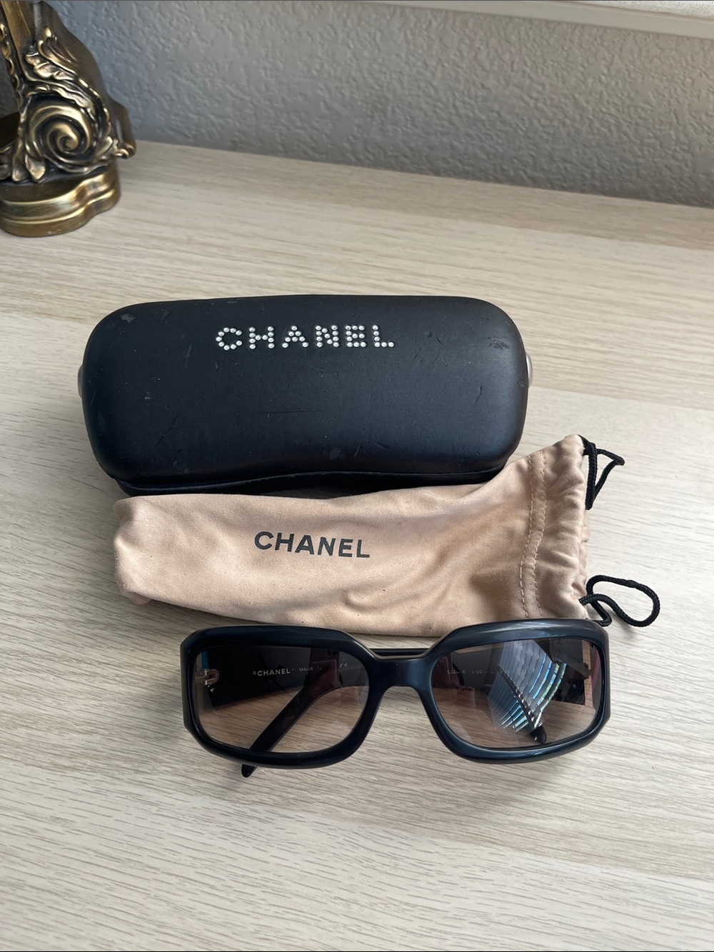 CHANEL Black Rectangular Men's Sunglasses with Beige Pouch